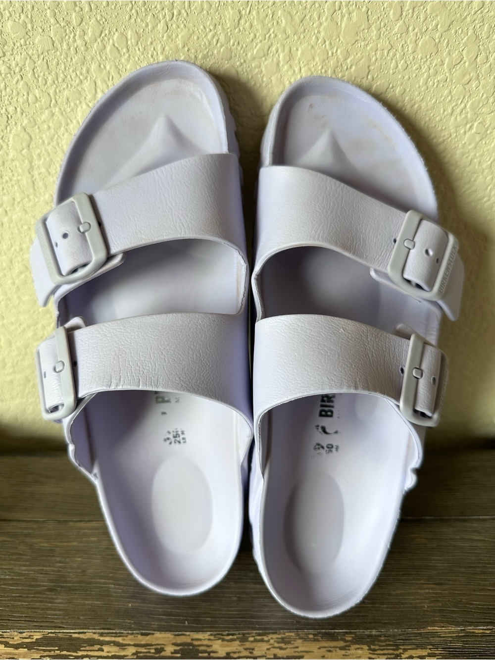 Light purple Birkenstock slides - Picture 2 of 6